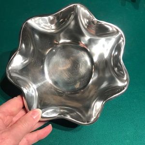 2 Eurocraft Inc. metal “wave bowls” are handcrafted in India & just beautiful